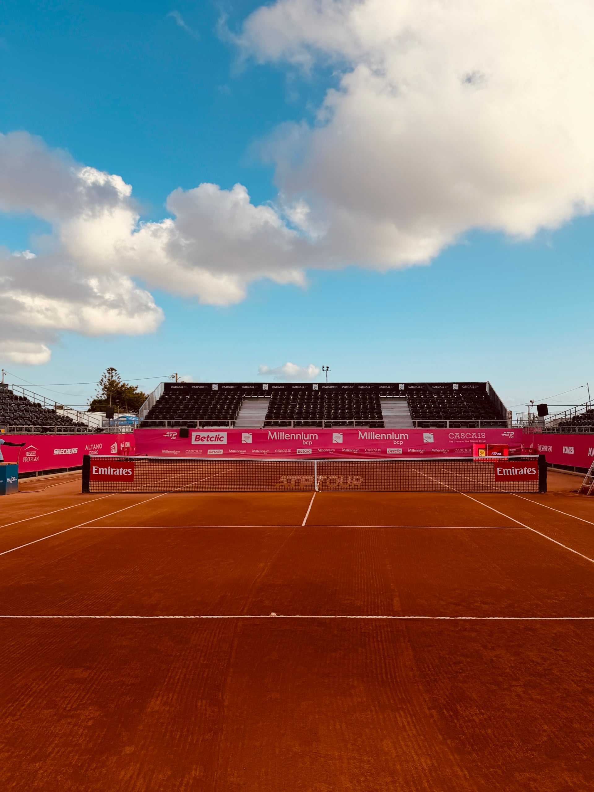 Clay centre court prepared for the ATP 250 tournament at Clube de Ténis do Estoril